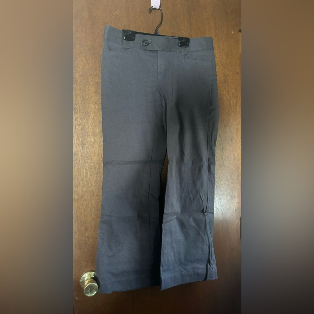 Banana Republic sz 6p gray flare trousers with 2 pockets in the front + back